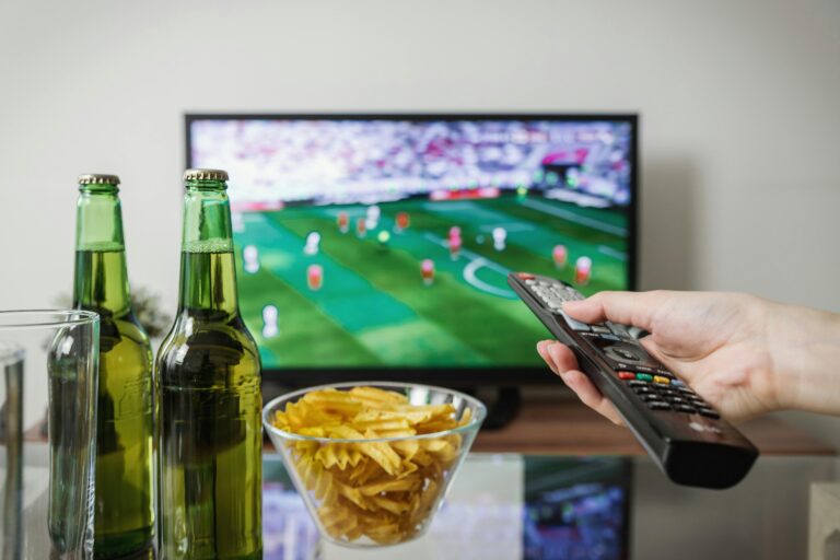 calcio in tv, abbonamenti pay tv più cari
