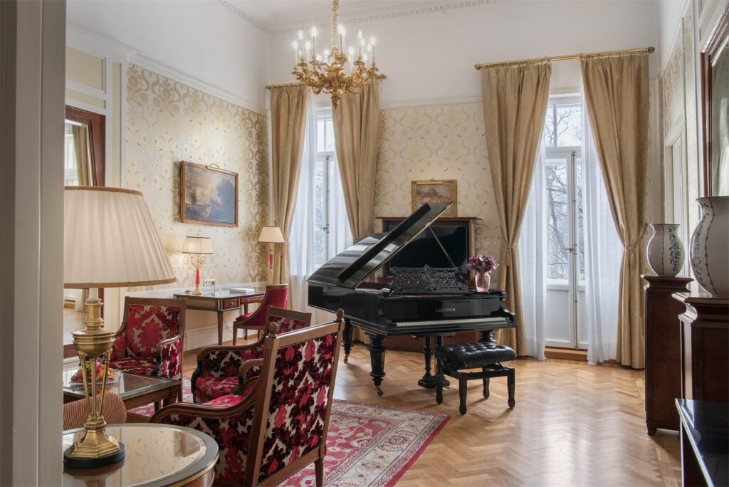 grand hotel europe lvmh