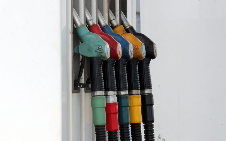 pompa di benzina