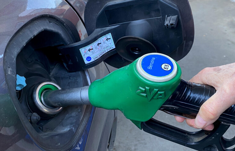pompa di benzina